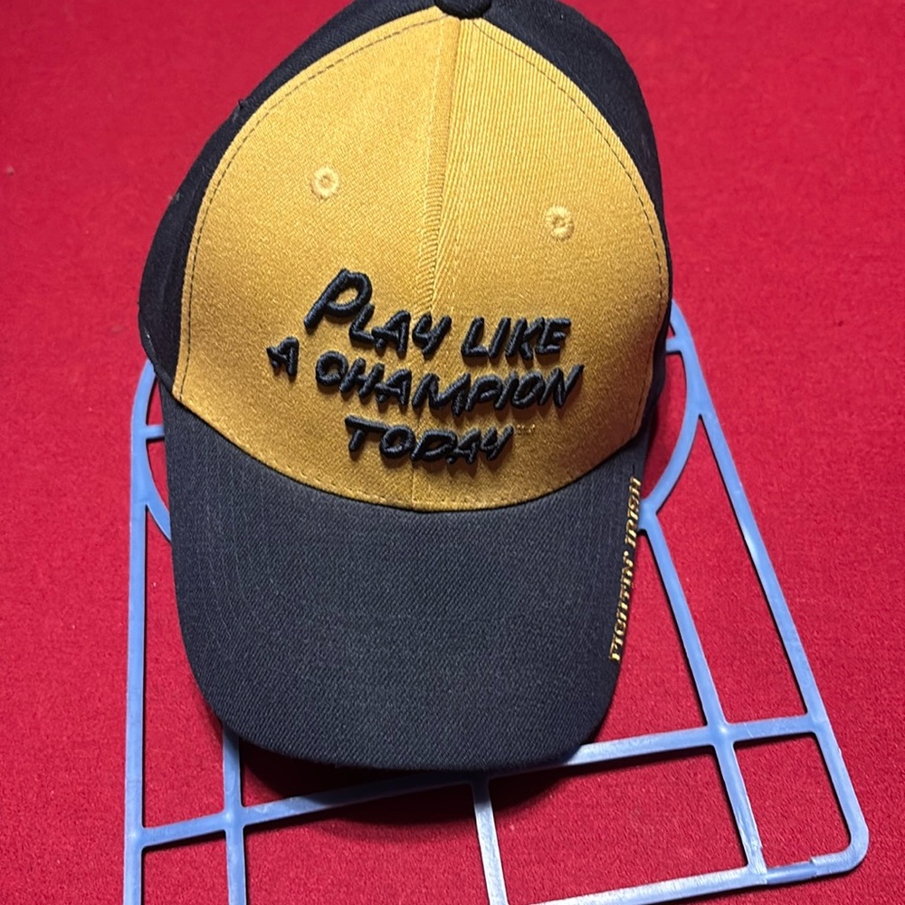 Norte dame hat